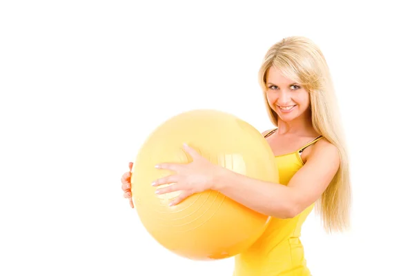 Chica y pelota de fitness — Foto de Stock