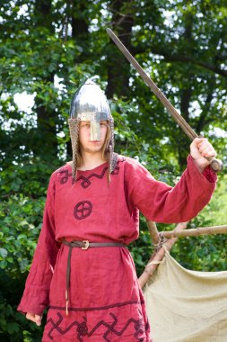 adam için kılıcı ile