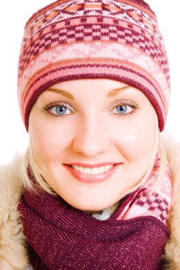 gülümseyen kız kış ceket