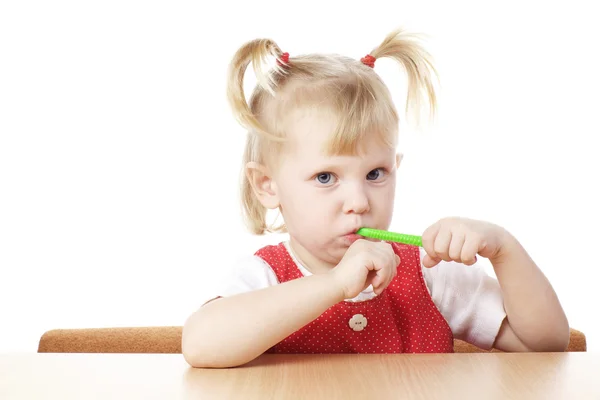Kind mit Zahnbürste — Stockfoto