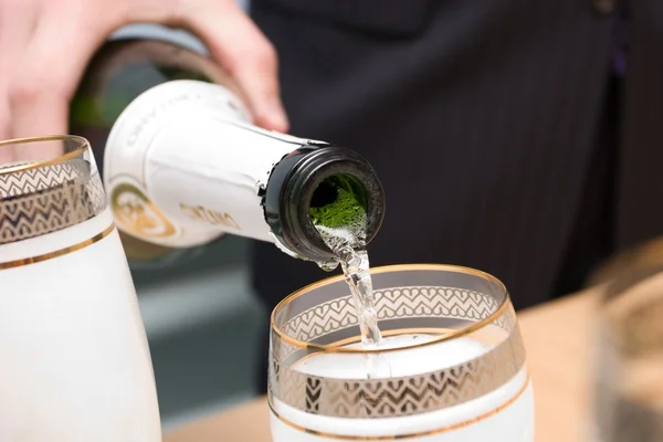 Hälla champagne — Stockfoto