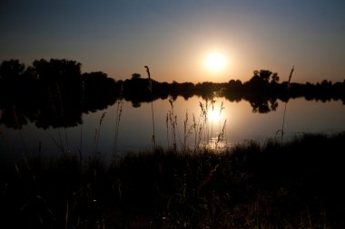 akşam Nehri