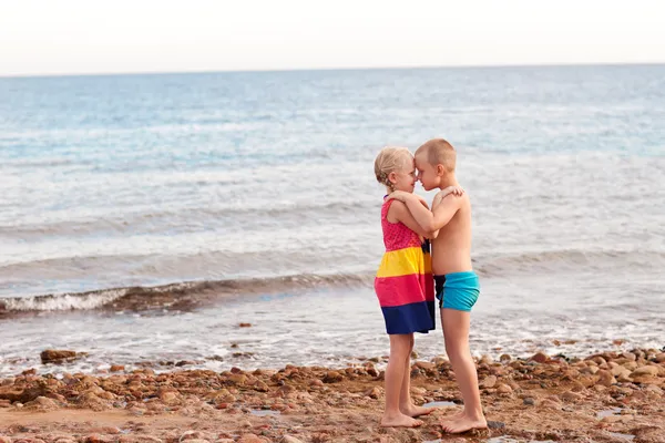 Barn på stranden — Stockfoto