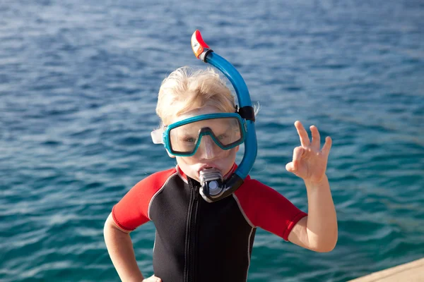 ダイビングのマスクの子 — ストック写真