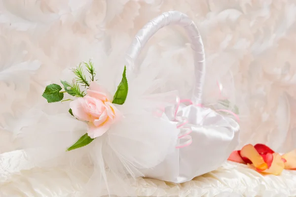 White basket for souvenirs — Stock Photo, Image