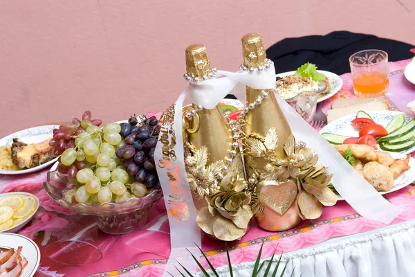 Table decorated for wedding — Stock Photo, Image