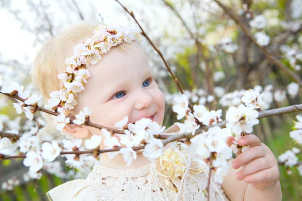 Happy to meet spring — Stock Photo, Image