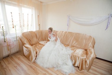 Divan mutlu gelin