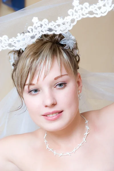 Occhiata della sposa — Foto Stock