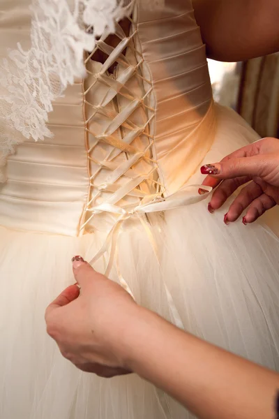 Parte posterior de un vestido de novia — Foto de Stock