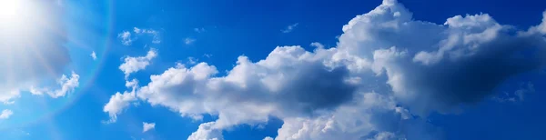 Πανόραμα μπλε ουρανό — Φωτογραφία Αρχείου