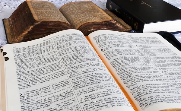 Heilige Bibel — Stockfoto