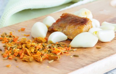 sarımsak ve baharat