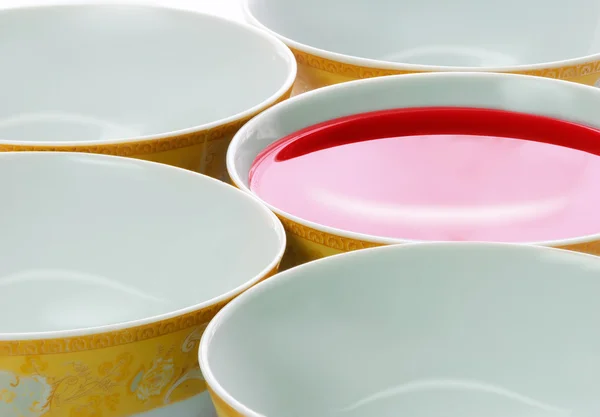 碗里的红色液体 — 图库照片