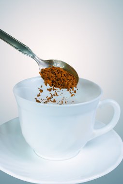 Hazır kahve hazırlanıyor.