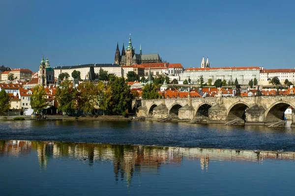 Eski Şehir Panoramik Manzara Prag Kalesi Saint Vitus Katedrali Vltava — Stok fotoğraf