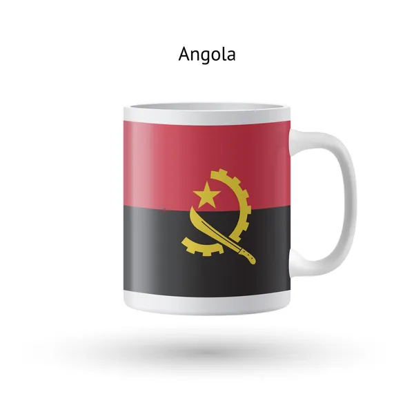 Taza de recuerdo bandera de Angola sobre fondo blanco . — Archivo Imágenes Vectoriales