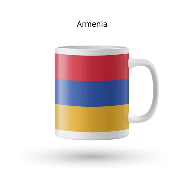 Arménia caneca bandeira lembrança no fundo branco . — Vetor de Stock