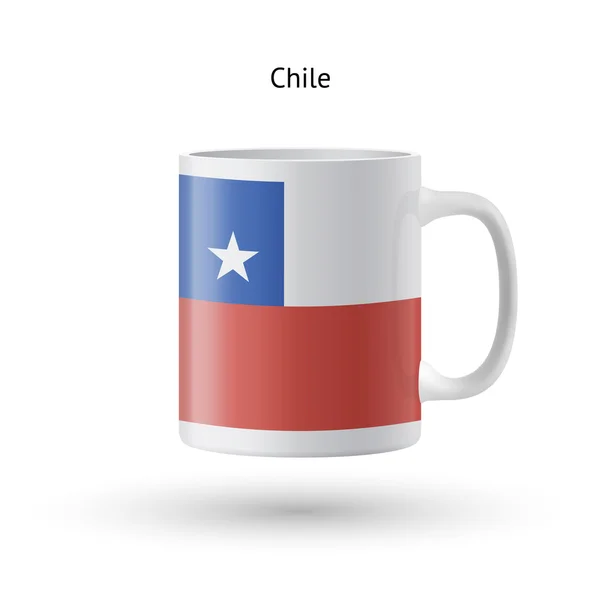 Taza de recuerdo de bandera de Chile sobre fondo blanco . — Archivo Imágenes Vectoriales