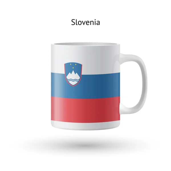 Taza de recuerdo bandera de Eslovenia sobre fondo blanco . — Vector de stock