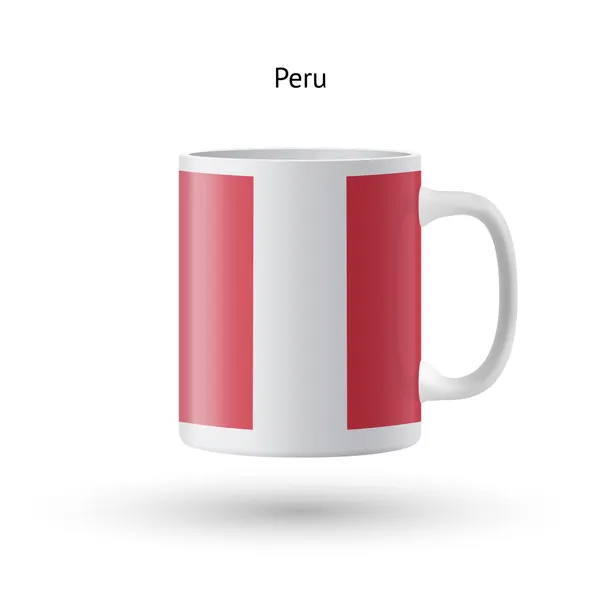 Tazza souvenir bandiera Perù su sfondo bianco . — Vettoriale Stock