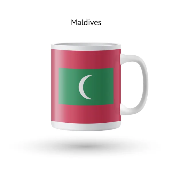 Malediven Flagge Souvenir Tasse auf weißem Hintergrund. — Stockvektor