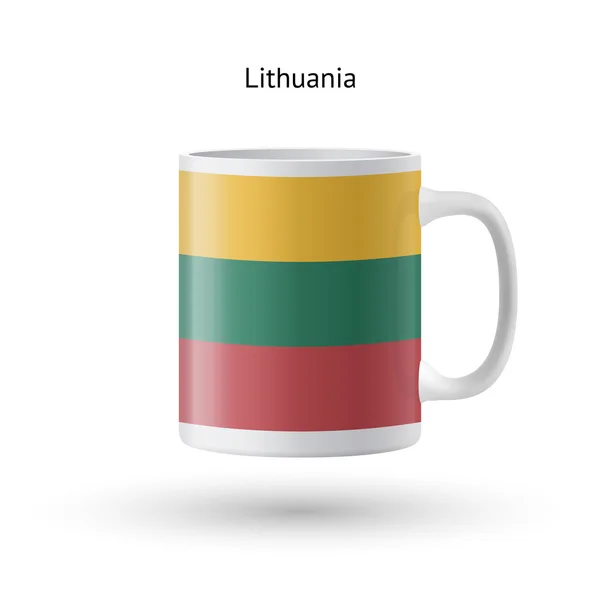 Lithuania flag souvenir mug di latar belakang putih . - Stok Vektor