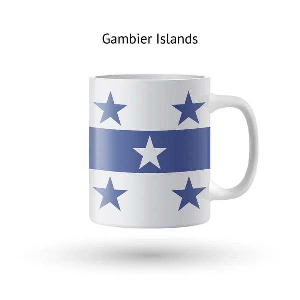 Taza de recuerdo de la bandera de las Islas Gambier sobre fondo blanco . — Vector de stock