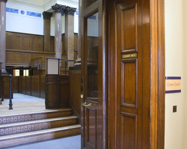Mycket gamla rättssalen (1854) på St Georges Hall, Liverpool, Storbritannien — Stockfoto