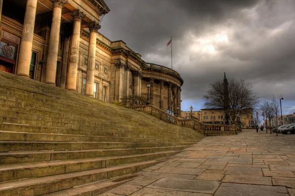 Imagem HDR da Biblioteca Central de Liverpool em William Brown St, Liverpool, Inglaterra — Fotografia de Stock