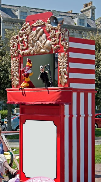 Traditional Punch and Judy show, at British seaside resort — Stock Photo, Image