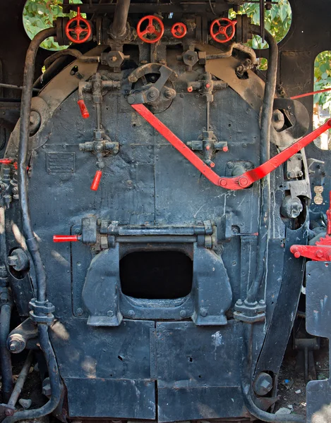 Двигун дуже старого парового поїзда — стокове фото