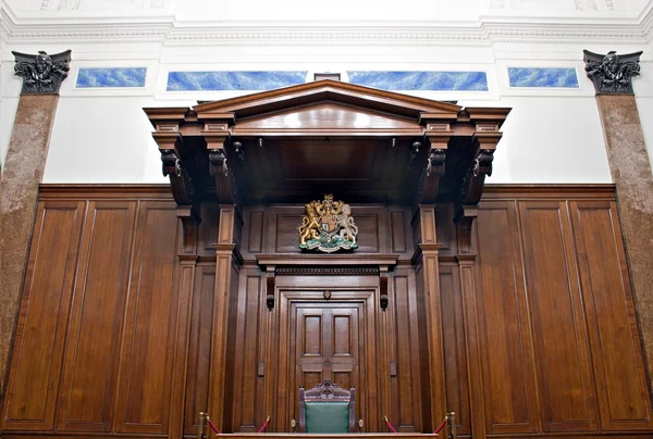 Vista della sala Crown Court all'interno di St Georges Hall, Liverpool, Regno Unito — Foto Stock