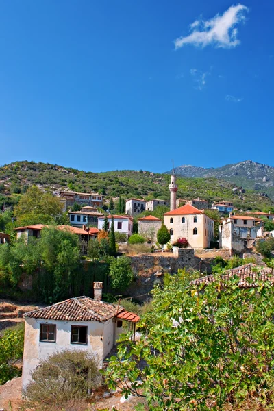 Oude verlaten Griekse, Turkse dorp van doganbey, Turkije — Stockfoto