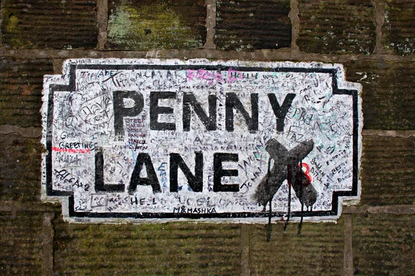 Beatles tarafından yapılan ünlü penny lane sokak tabelasıPenny lane straatnaambord beroemd gemaakt door de beatles — Stockfoto