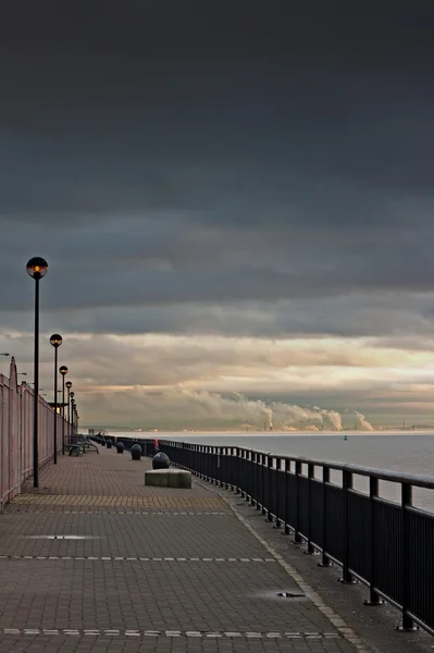 Paseo marítimo por el río Mersey, Liverpool, Reino Unido . —  Fotos de Stock