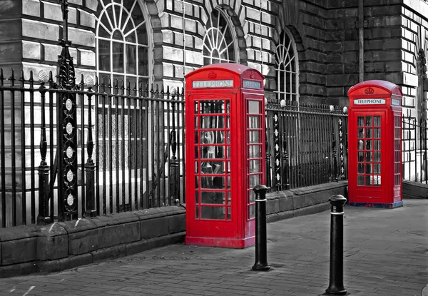 Hagyományos vörös brit telefonfülkék — Stock Fotó
