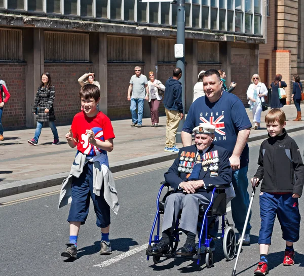 World War 2 veterans marching in Liverpool, UK — Stock Photo, Image