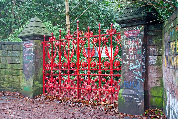 "The Beatles "heritage trail, Strawberry Field Gates — стоковое фото