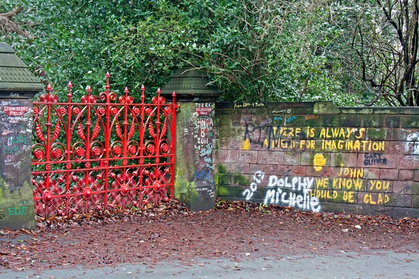 "The Beatles "heritage trail, Strawberry Field Gates — стоковое фото
