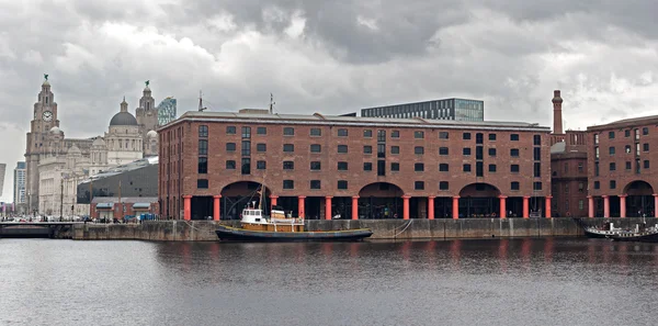 Albert Dock and Liver Buildings Liverpool UK — Stock Photo, Image