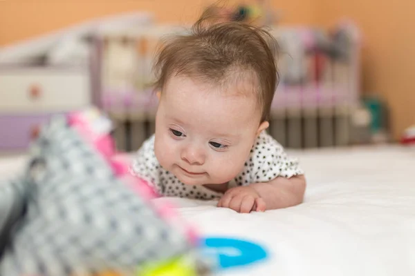 Baby Girl Syndrome Stand Your Belly Looking Toy — Stock Photo, Image