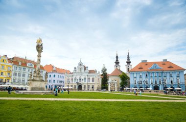Timisoara, Romanya 10 Mayıs 2022. - Piata Unirii Union Meydanı 'nda bir gün