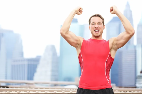 Atleta vincitore uomo che celebra — Foto Stock