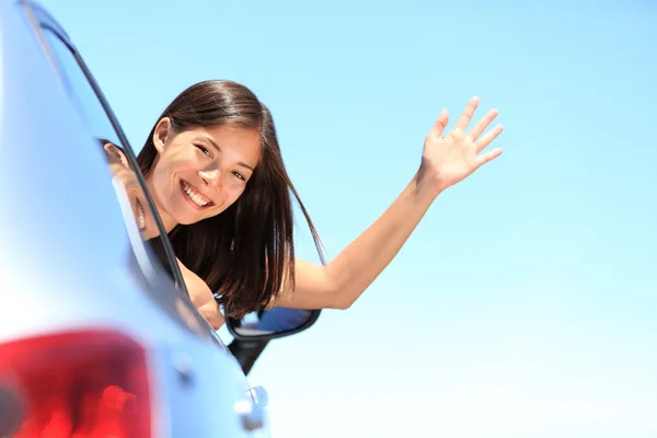 Auto vrouw gelukkig — Stockfoto