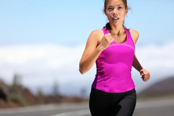 Läuferin trainiert für Marathon — Stockfoto