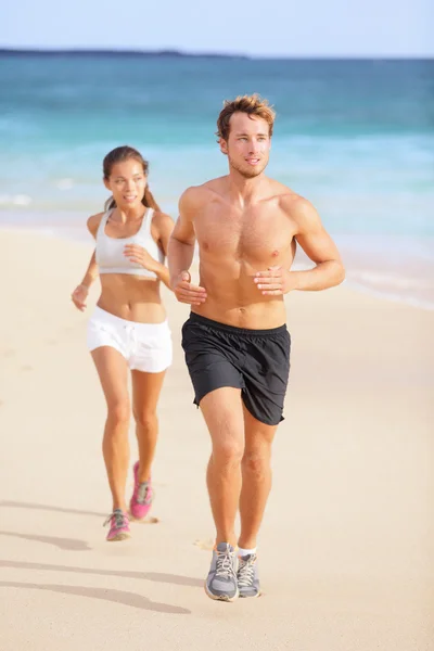 Running (echt) paar - mens fitness loper eerst — Stockfoto