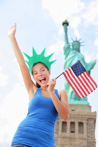 Turist på statyn av frihet, new york, usa — Stockfoto