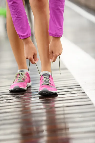 Взуття для бігу - босоніжки для бігу — стокове фото