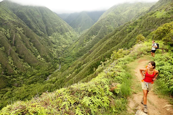 Hiking on Hawaii, Waihee ridge trail, Maui — Stock Photo, Image